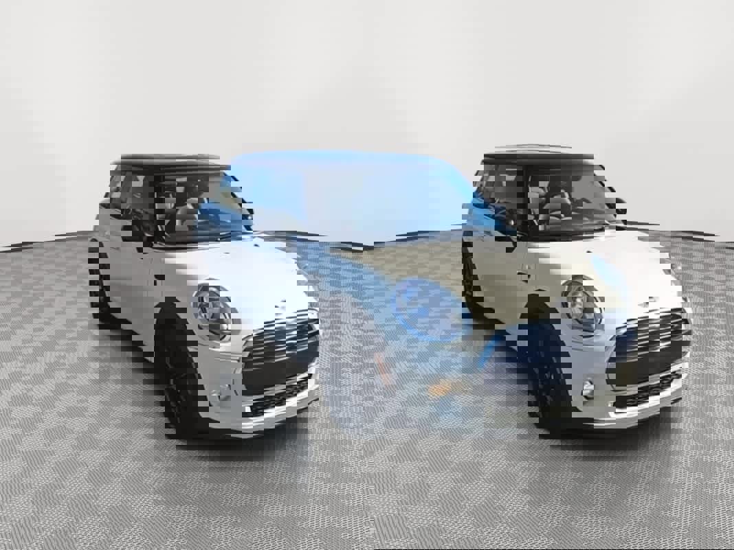 Used 2019 MINI Cooper 2-Door Hardtop image 2