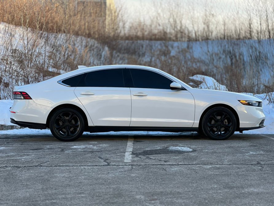 Used 2023 Honda Accord EX image 9