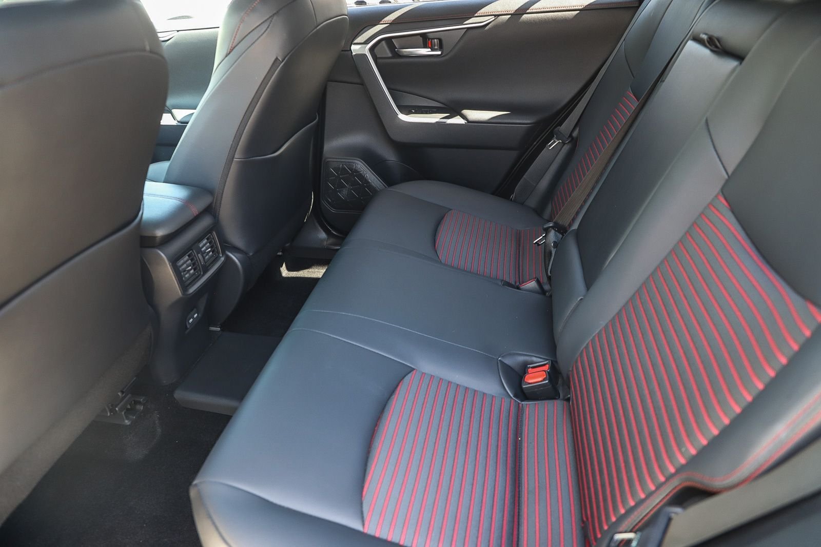 Used 2023 Toyota RAV4 XSE w/ Weather Package AWD/4WD image 19