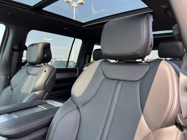 New 2026 Jeep Grand Wagoneer 4WD image 25