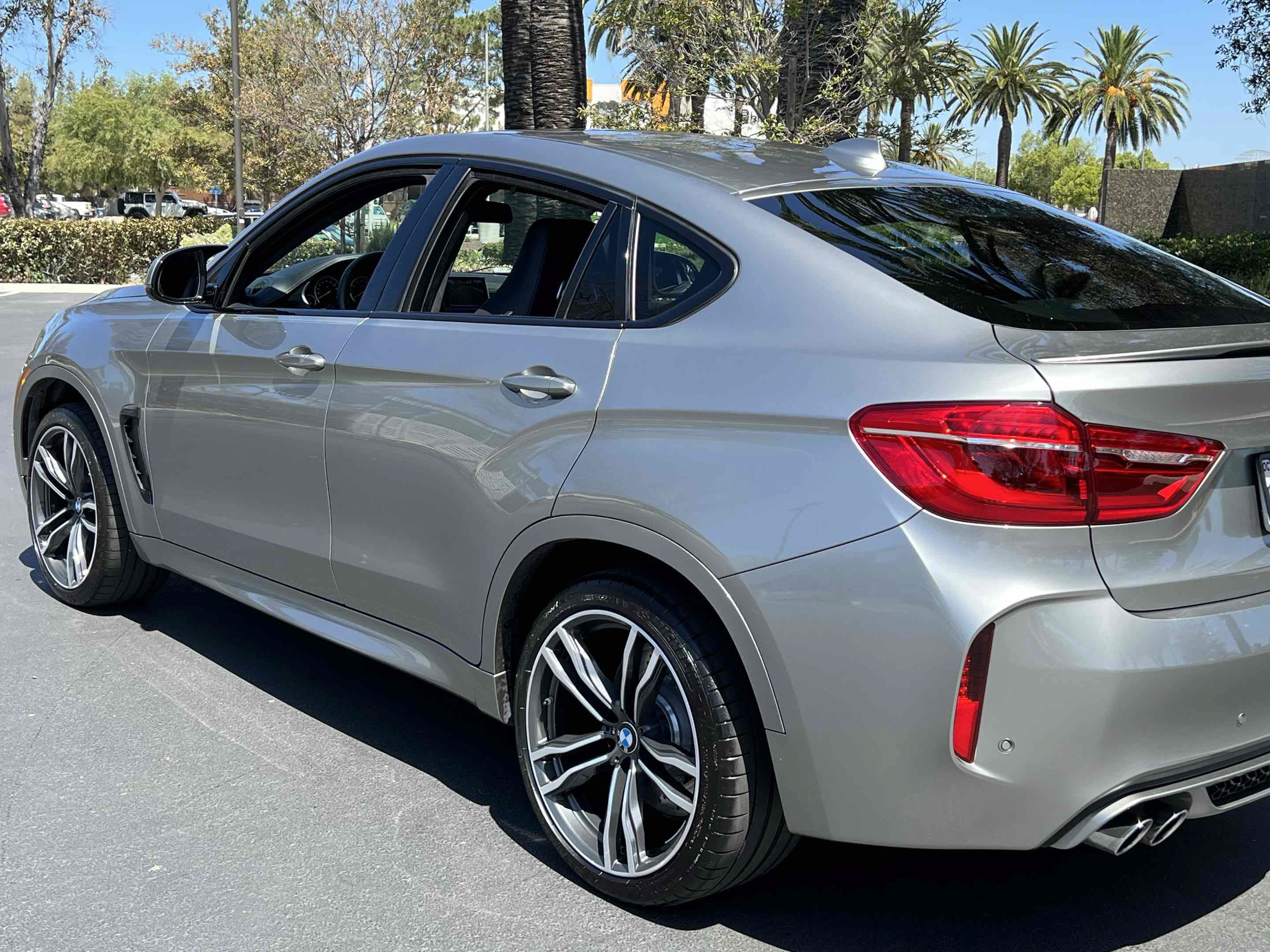 Used 2017 BMW X6 M AWD/4WD image 42