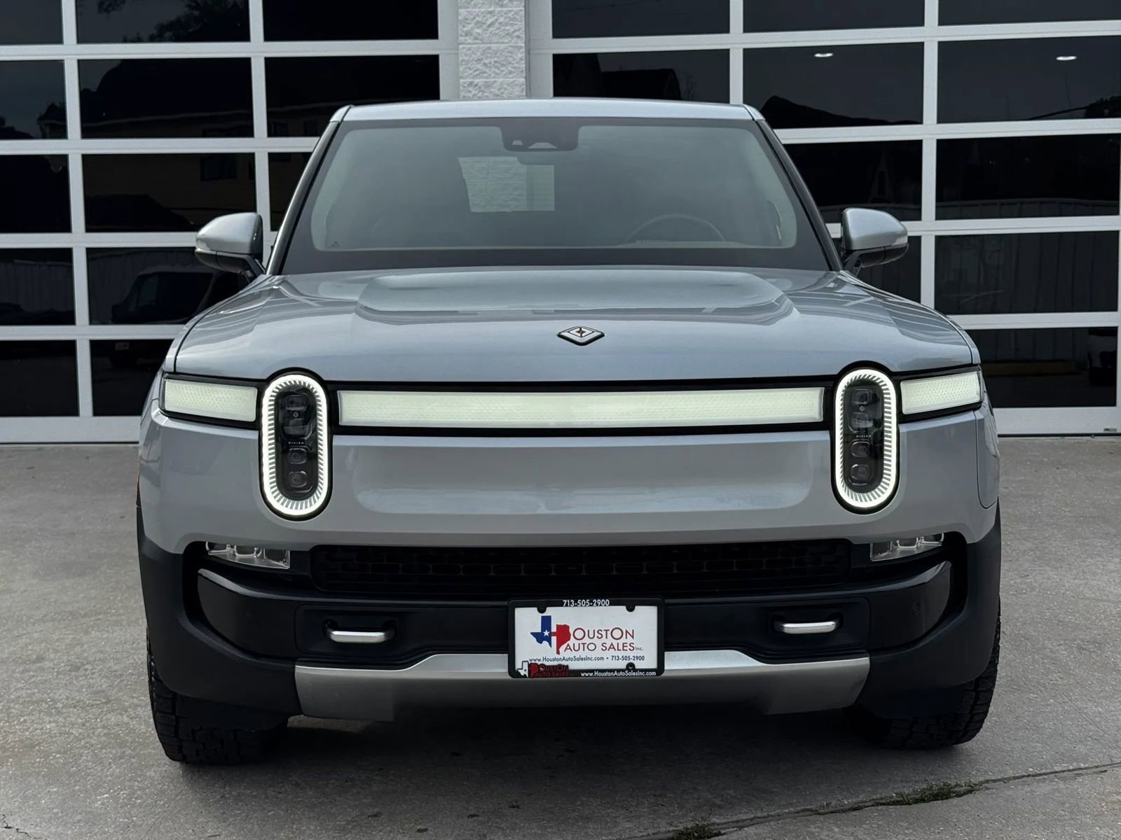 Used 2023 Rivian R1T Adventure image 4
