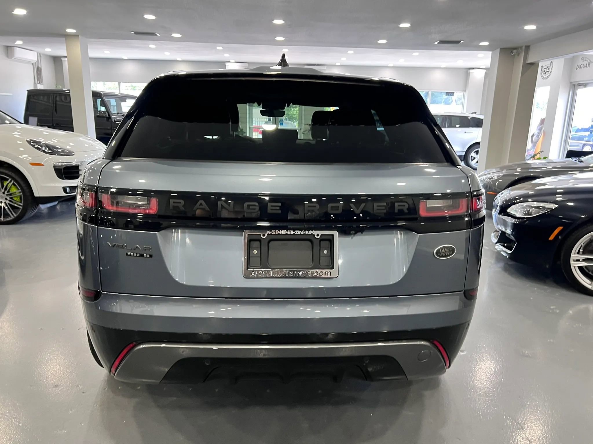 Used 2019 Land Rover Range Rover Velar R-Dynamic SE AWD/4WD image 6