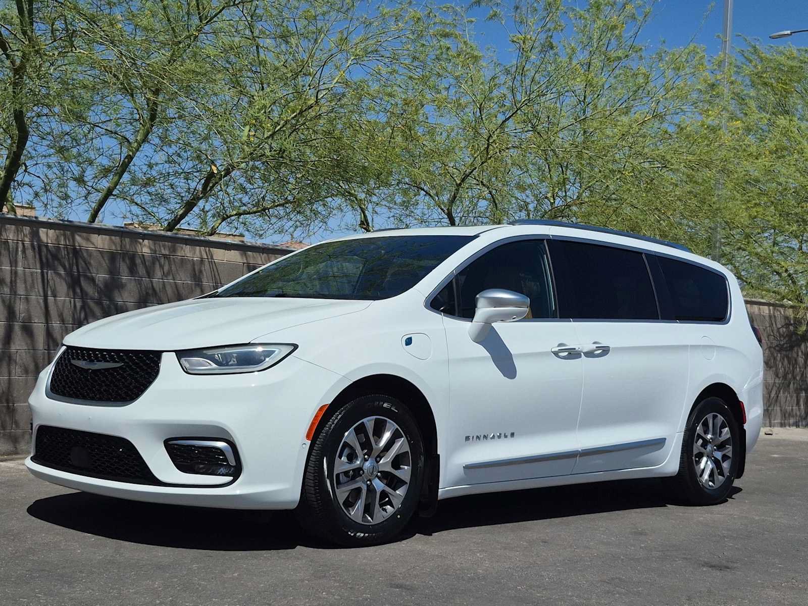 Used 2021 Chrysler Pacifica Pinnacle FWD image 5