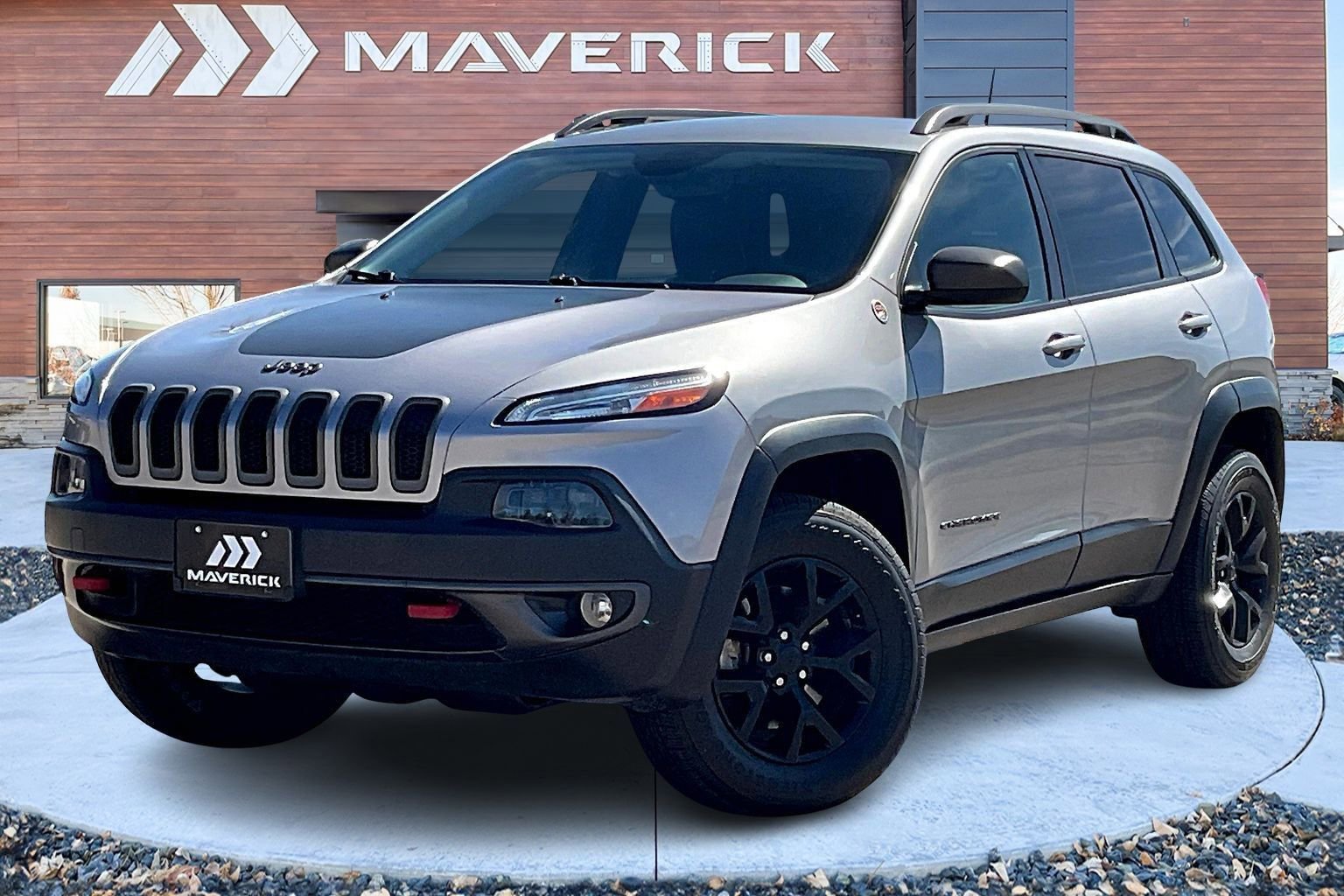 Used 2016 Jeep Cherokee Trailhawk image 3