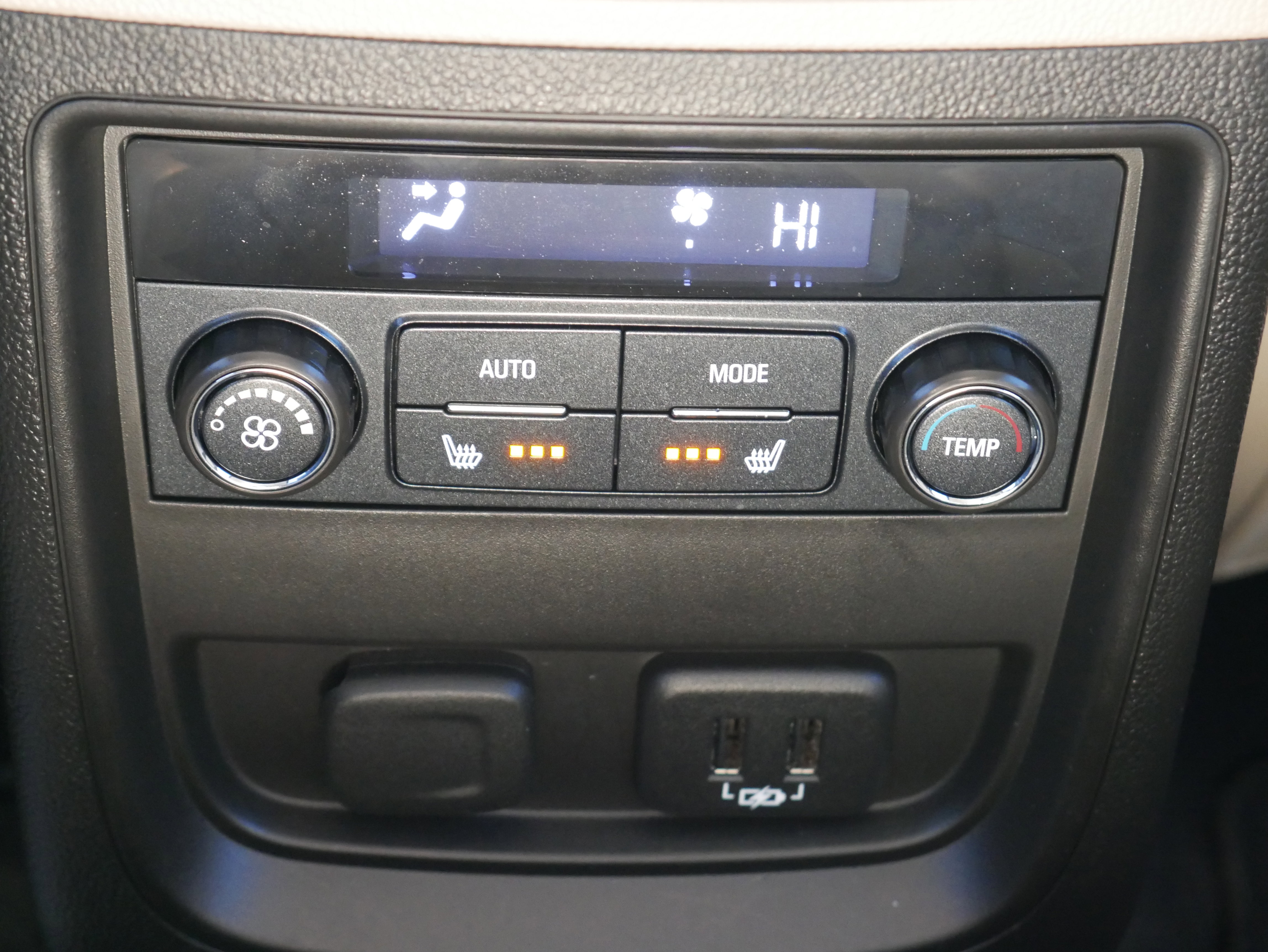 Used 2019 Buick Envision Premium w/ Driver Confidence Package image 15