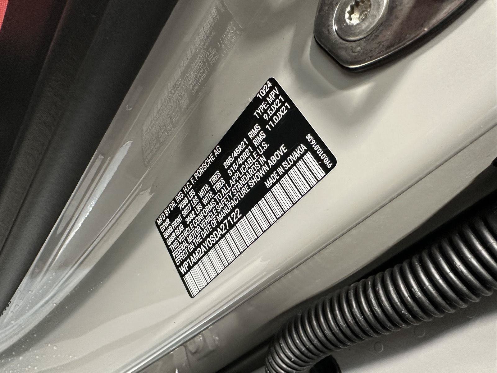 Certified 2025 Porsche Cayenne Turbo AWD/4WD image 19