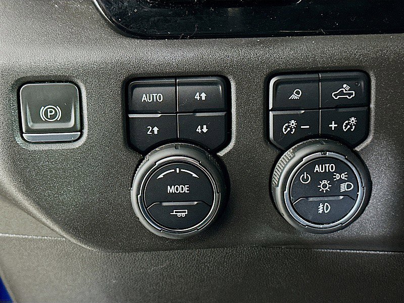 Used 2023 Chevrolet Silverado 1500 ZR2 w/ Technology Package AWD/4WD image 10