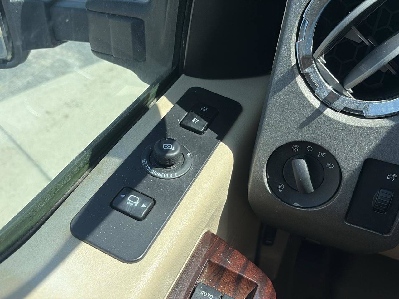 Used 2010 Ford F250 Lariat RWD image 14
