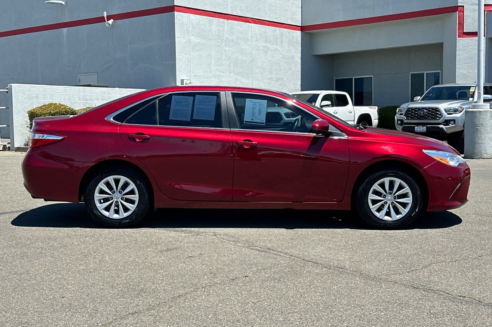 Used 2017 Toyota Camry LE FWD image 6