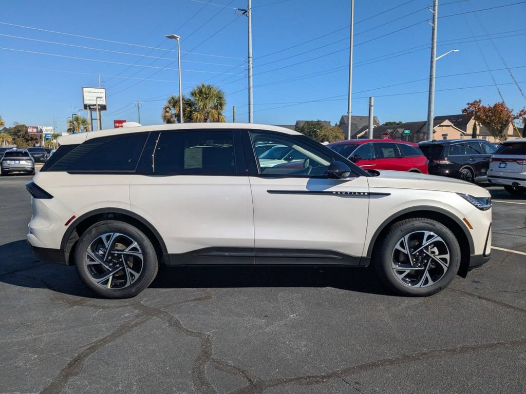 New 2026 Lincoln Nautilus Premier w/ Jet Appearance Package AWD/4WD image 3