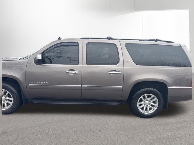 Used 2011 Chevrolet Suburban LTZ image 2