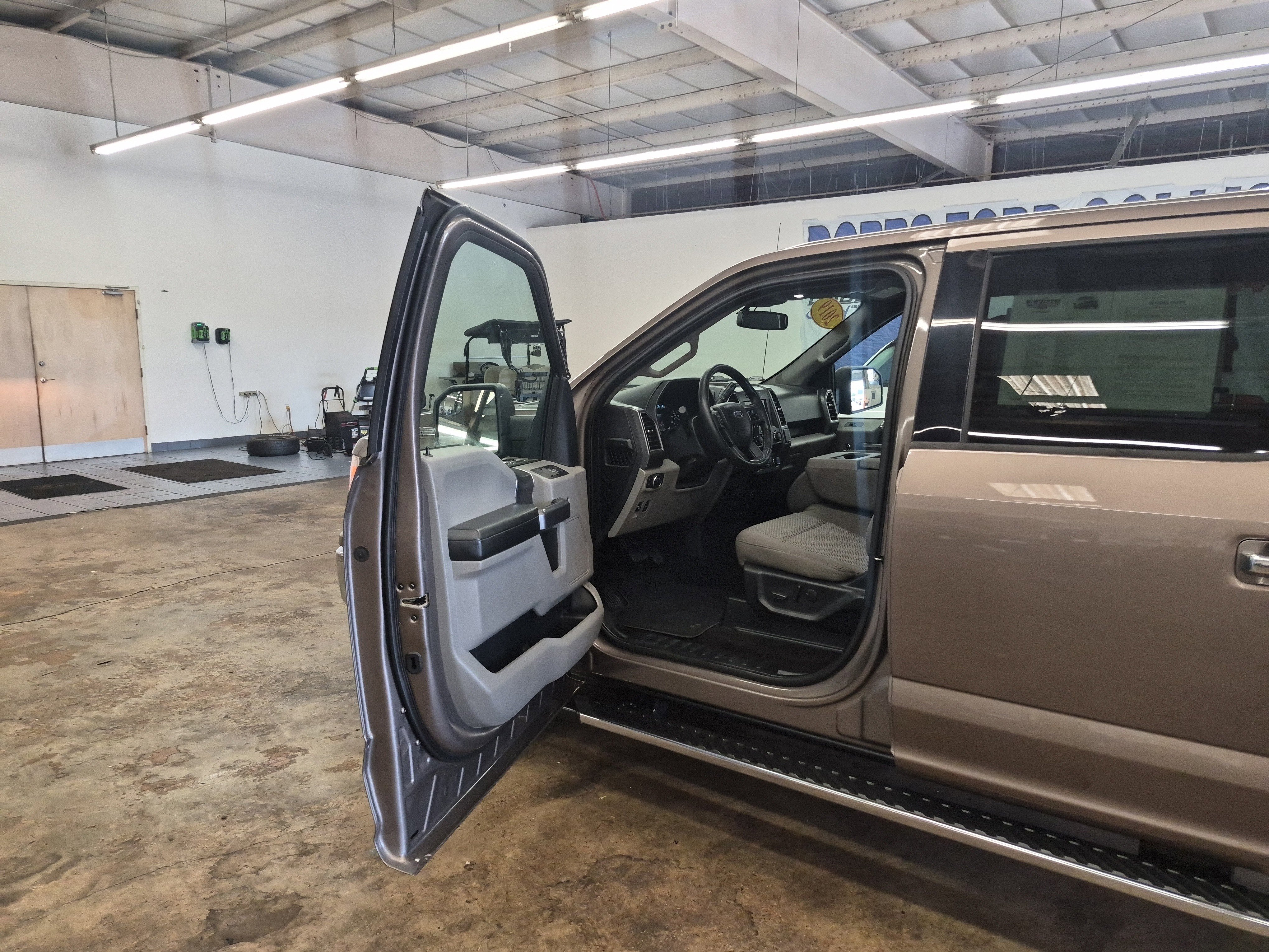 Used 2019 Ford F150 XLT w/ Equipment Group 302A Luxury image 11