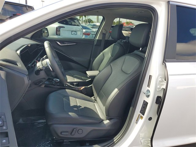 Used 2024 Kia Niro SX Touring image 14