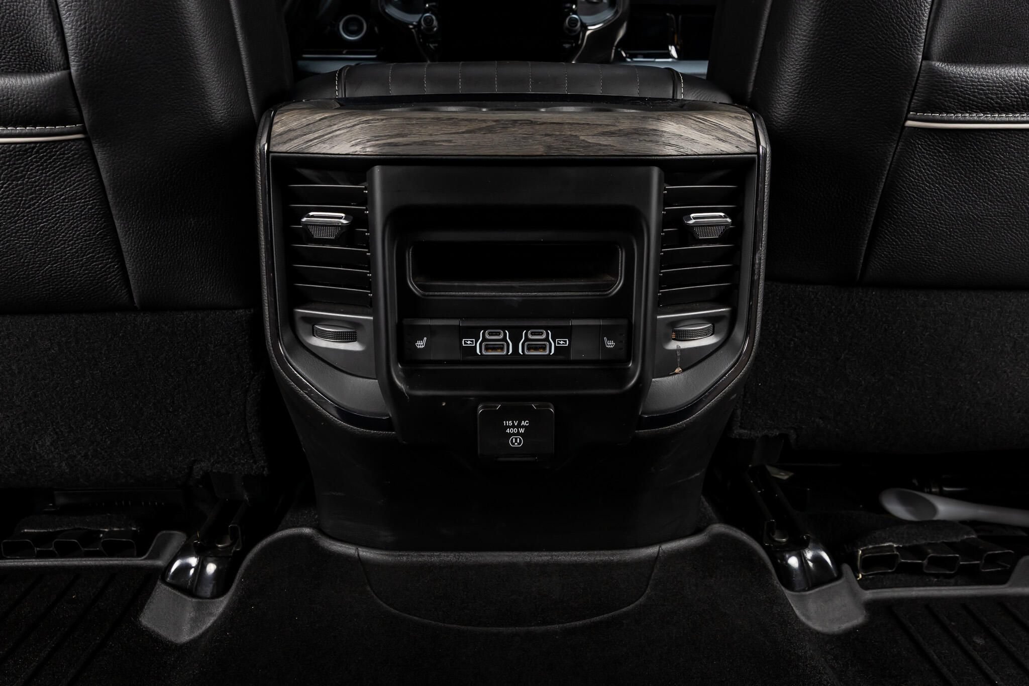 Used 2025 RAM 3500 Limited AWD/4WD image 47