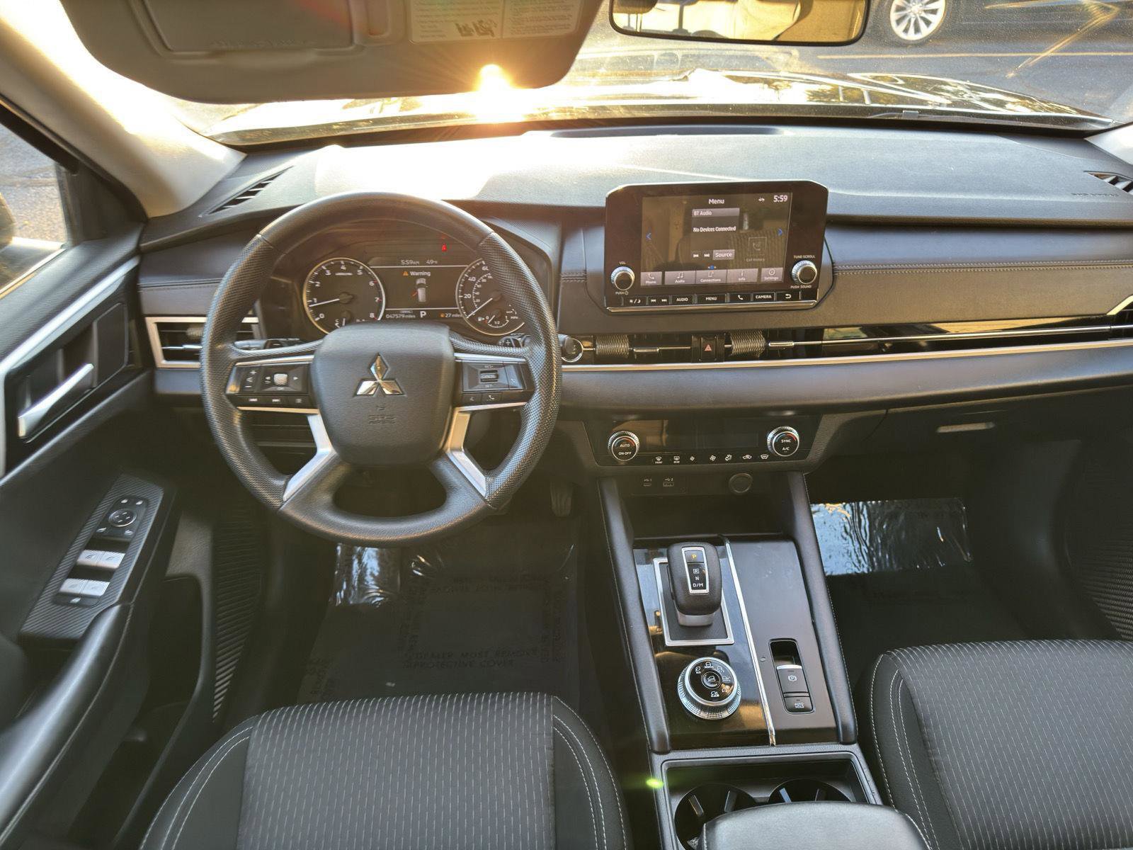 Used 2022 Mitsubishi Outlander ES image 38