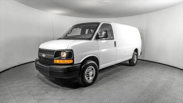 Used 2016 Chevrolet Express 2500 image 2
