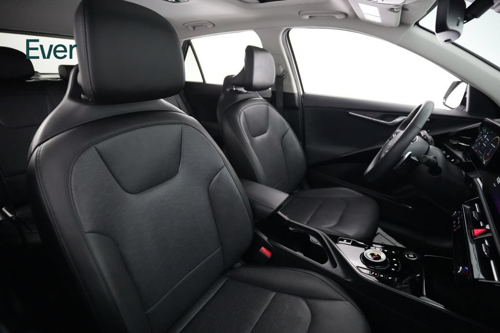 Used 2023 Kia Niro Wave FWD image 23