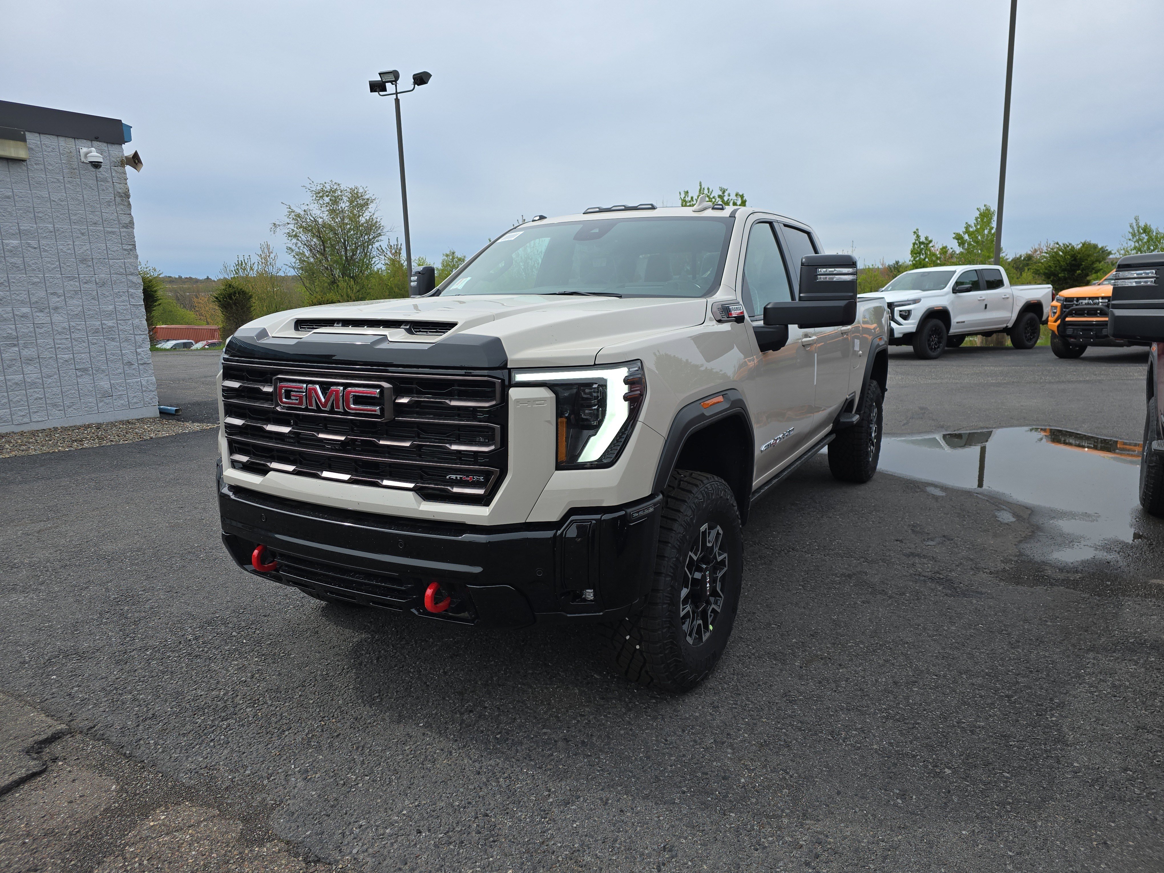 New 2026 GMC Sierra 2500 AT4X w/ LPO, Black Badging Package AWD/4WD image 6