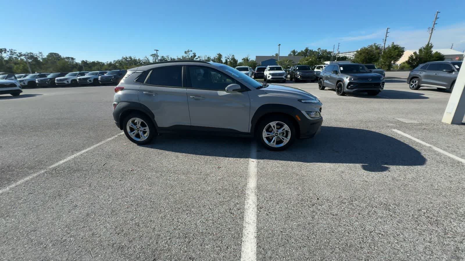 Used 2022 Hyundai Kona SEL FWD image 9