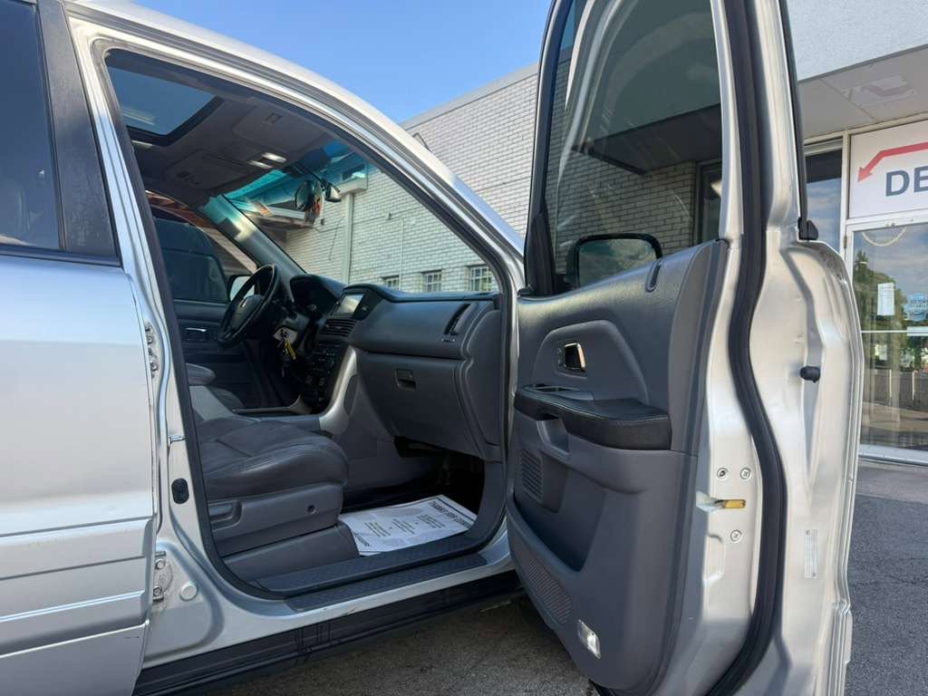 Used 2005 Honda Pilot EX-L image 30