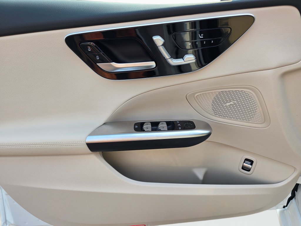 New 2026 Mercedes-Benz C 300 4MATIC Sedan image 33