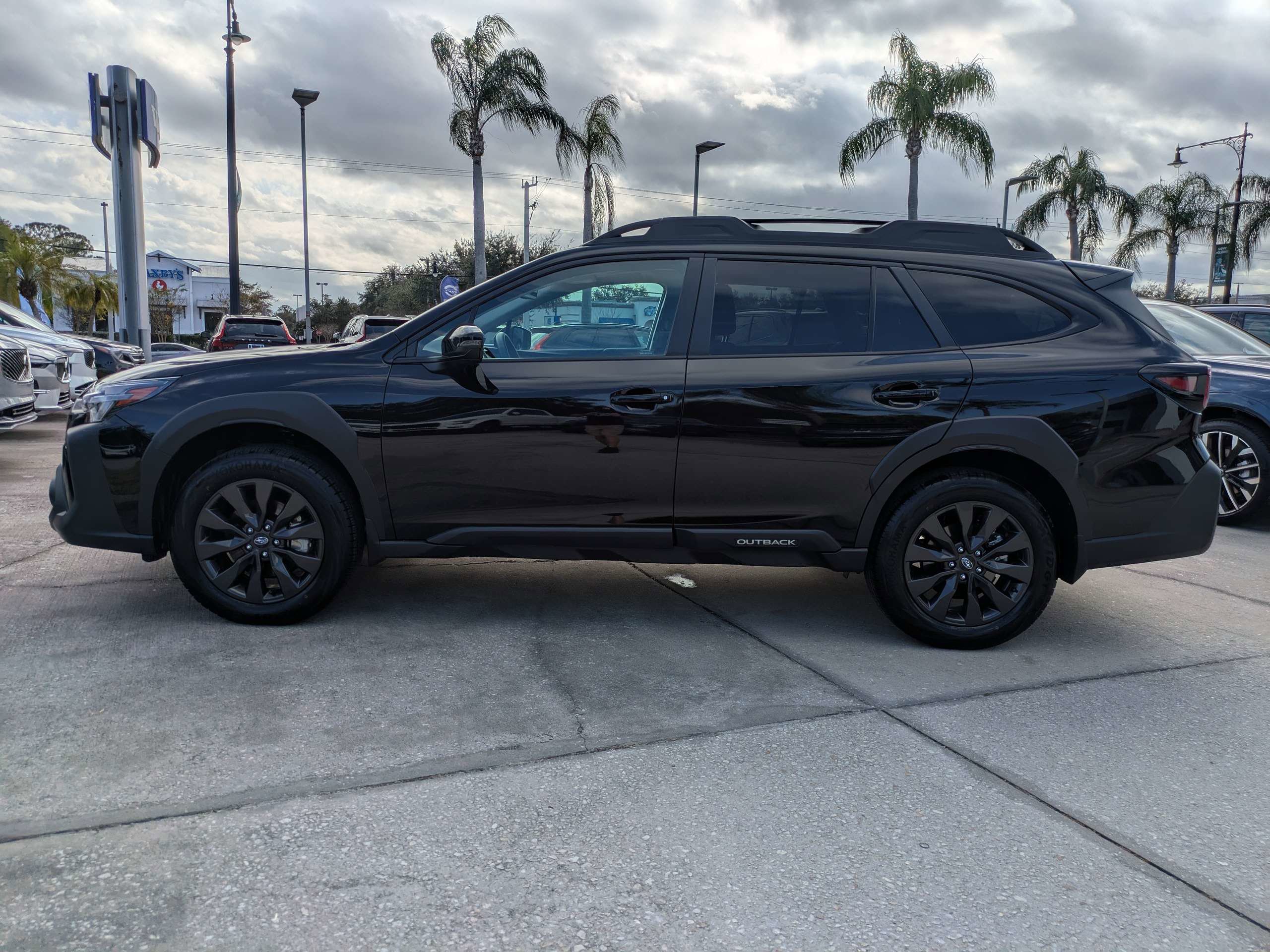 Certified 2025 Subaru Outback Onyx Edition w/ Popular Package #2 image 7