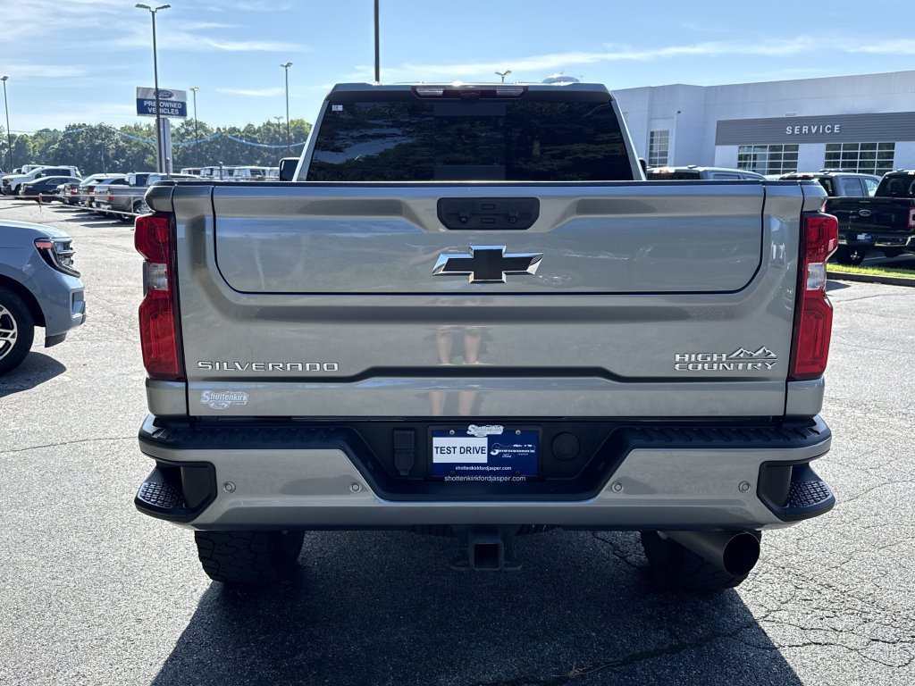 Used 2024 Chevrolet Silverado 2500 High Country w/ High Country Premium Package AWD/4WD image 6