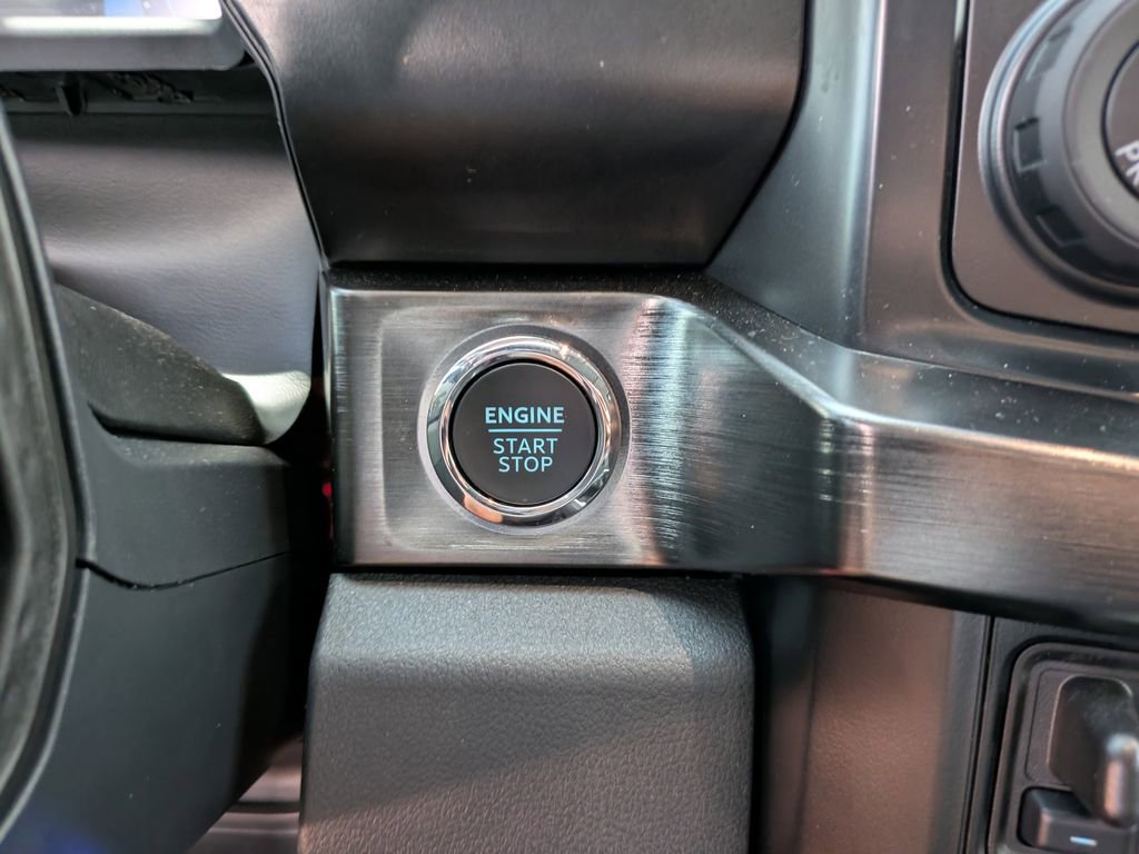 Used 2024 Ford F250 Lariat w/ Lariat Ultimate Package AWD/4WD image 29