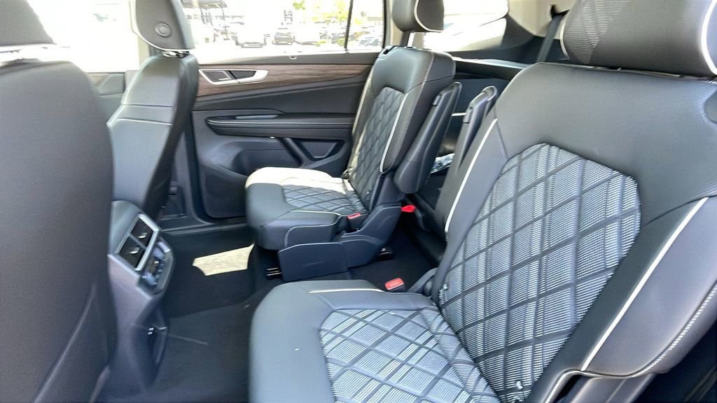 New 2025 Volkswagen Atlas SEL Premium R-Line image 16
