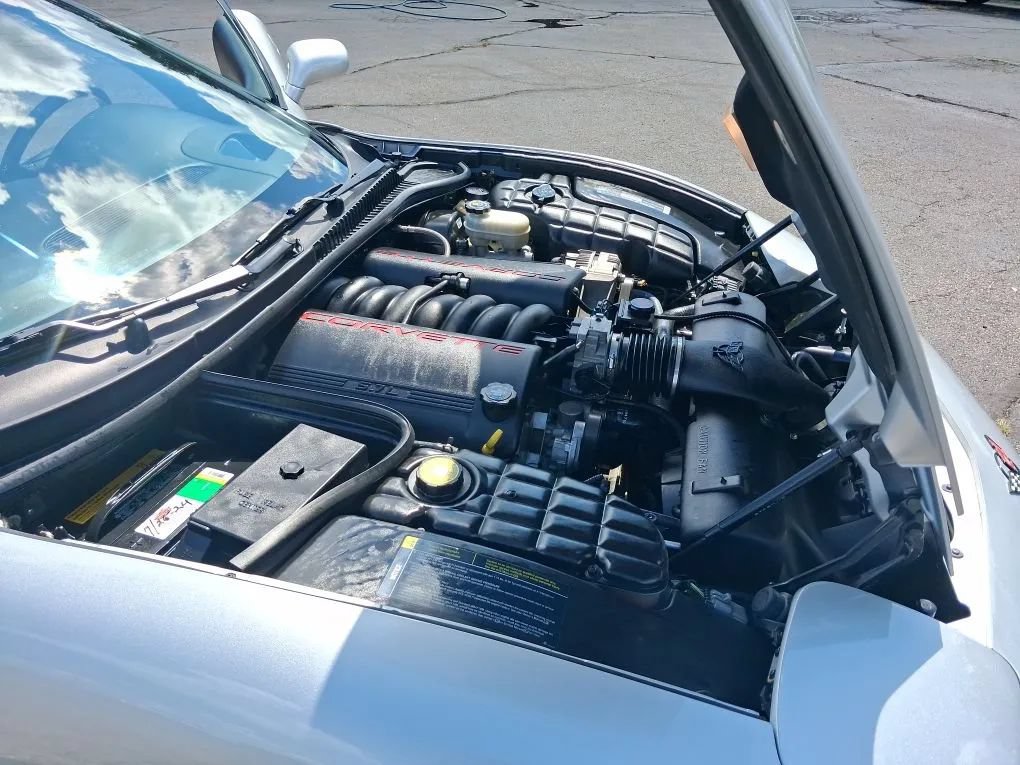 Used 2001 Chevrolet Corvette Coupe w/ Preferred Equipment Group2 RWD image 12