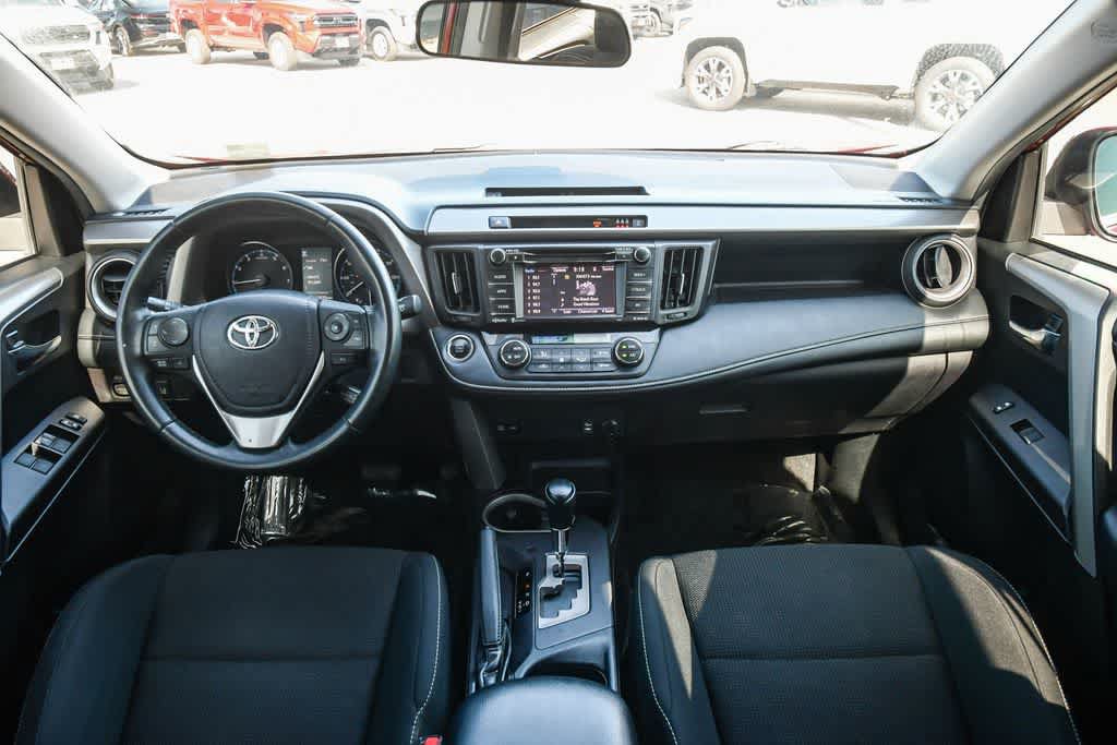 Used 2018 Toyota RAV4 XLE FWD image 14