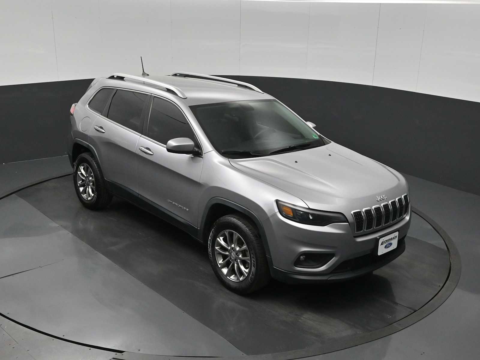 Used 2019 Jeep Cherokee Latitude Plus w/ Comfort/Convenience Group image 19