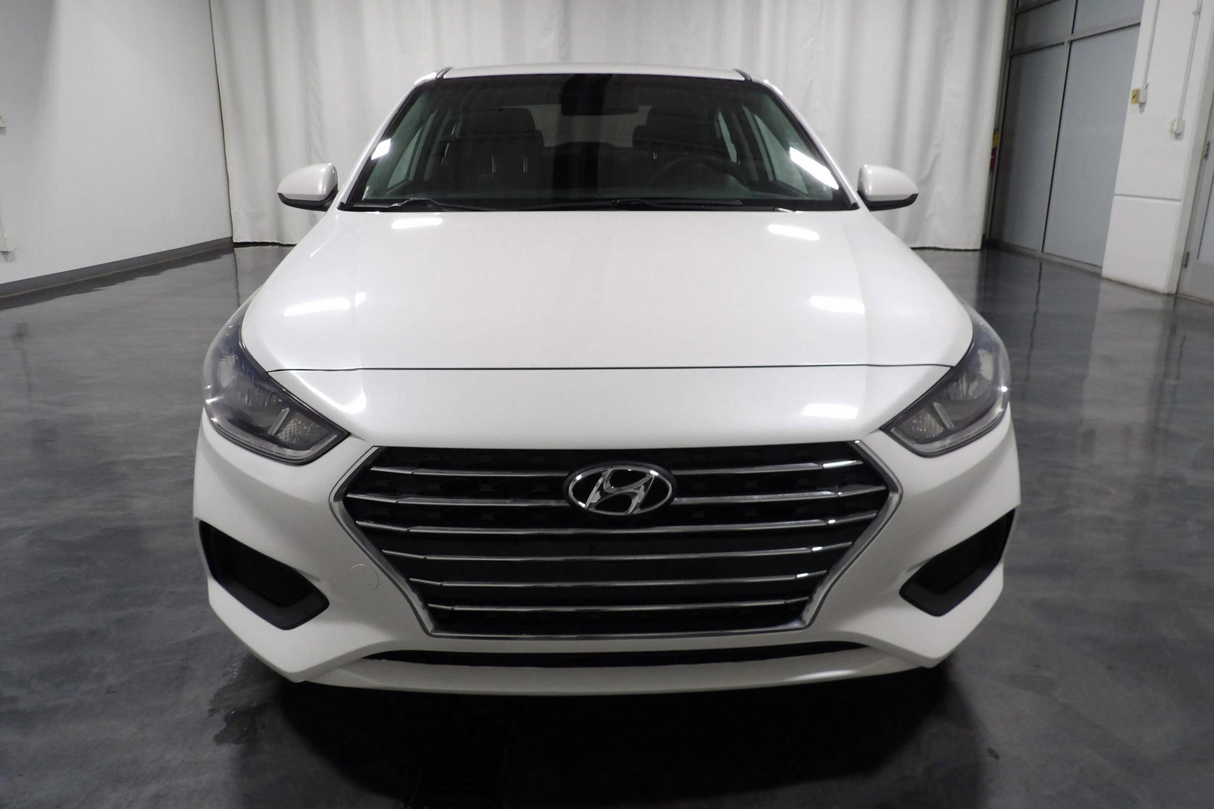 Used 2019 Hyundai Accent SE image 2
