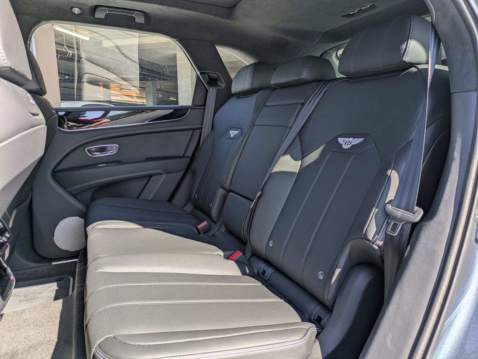 Certified 2025 Bentley Bentayga AWD/4WD image 21