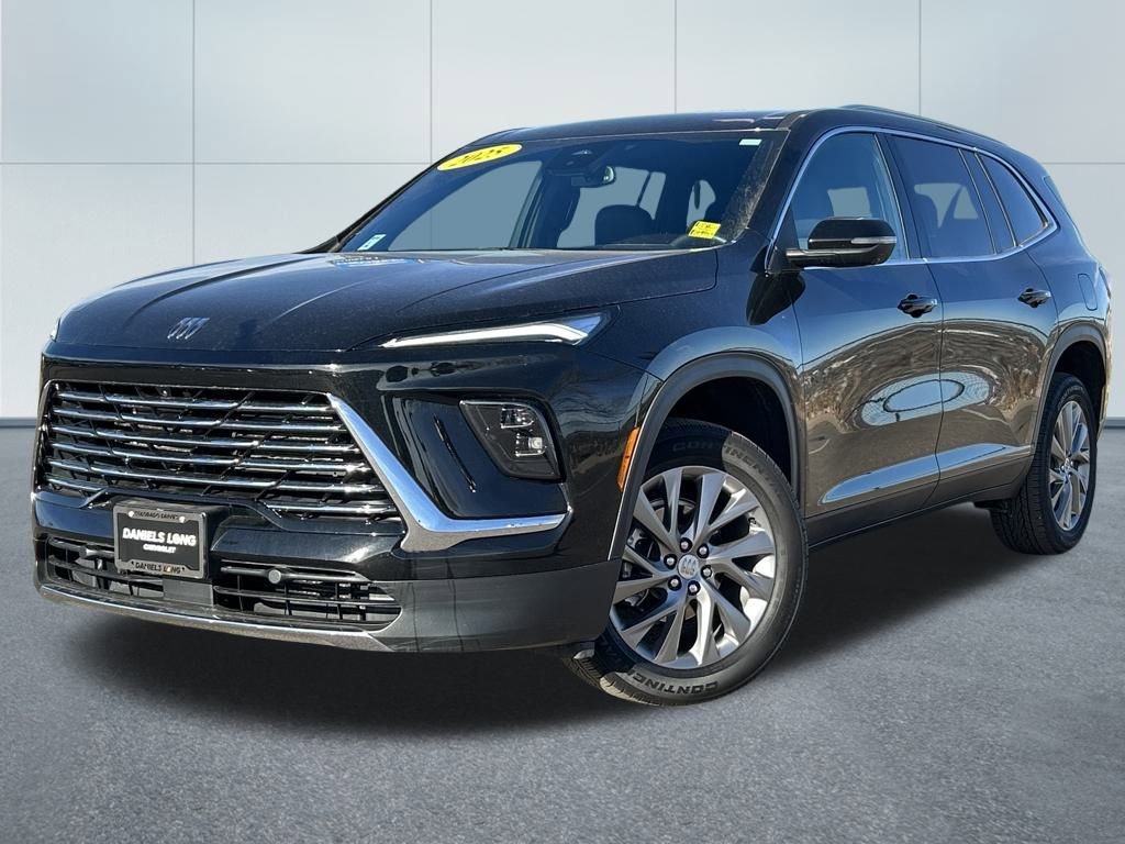 Used 2025 Buick Enclave Preferred image 1