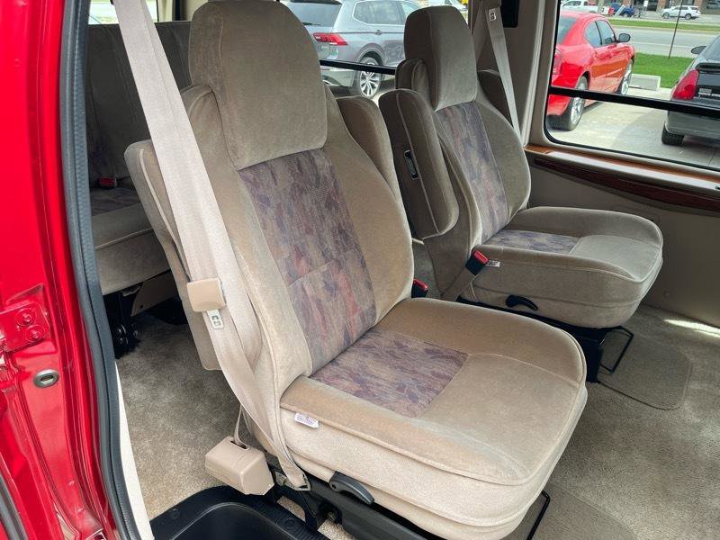 Used 1999 Ford E-150 and Econoline 150 RWD image 37