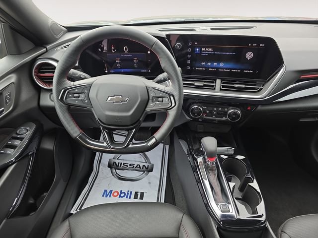 Used 2026 Chevrolet Trax RS w/ Sunroof Package FWD image 10