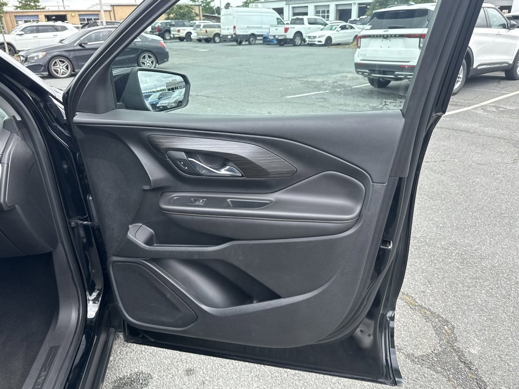 Used 2021 GMC Terrain SLT image 30