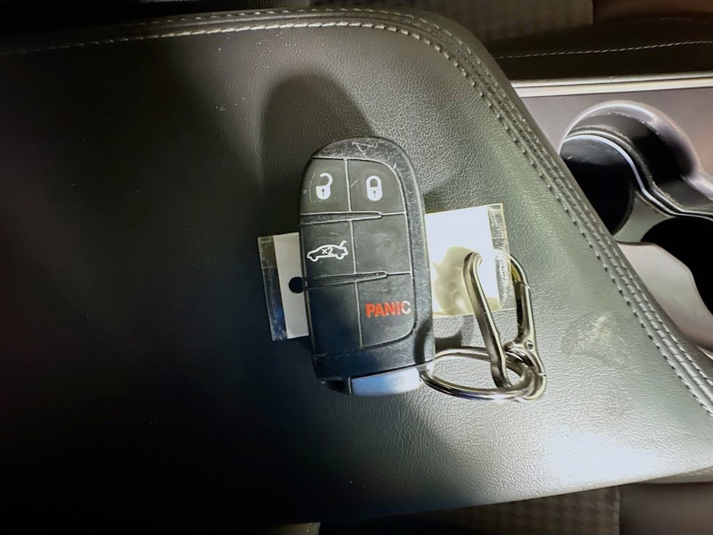 Used 2019 Dodge Challenger SXT image 38