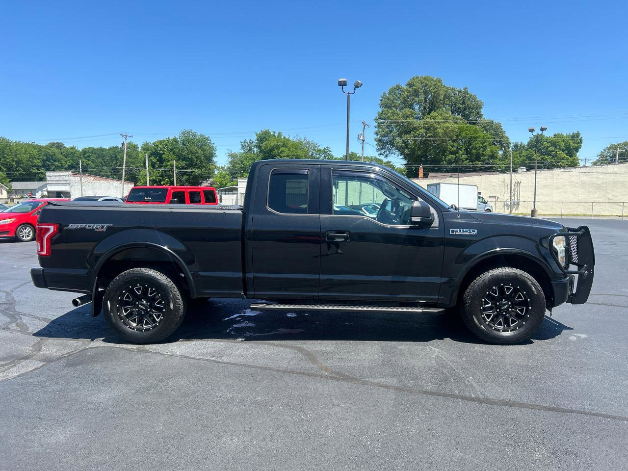Used 2015 Ford F150 XLT w/ Equipment Group 302A Luxury AWD/4WD image 4