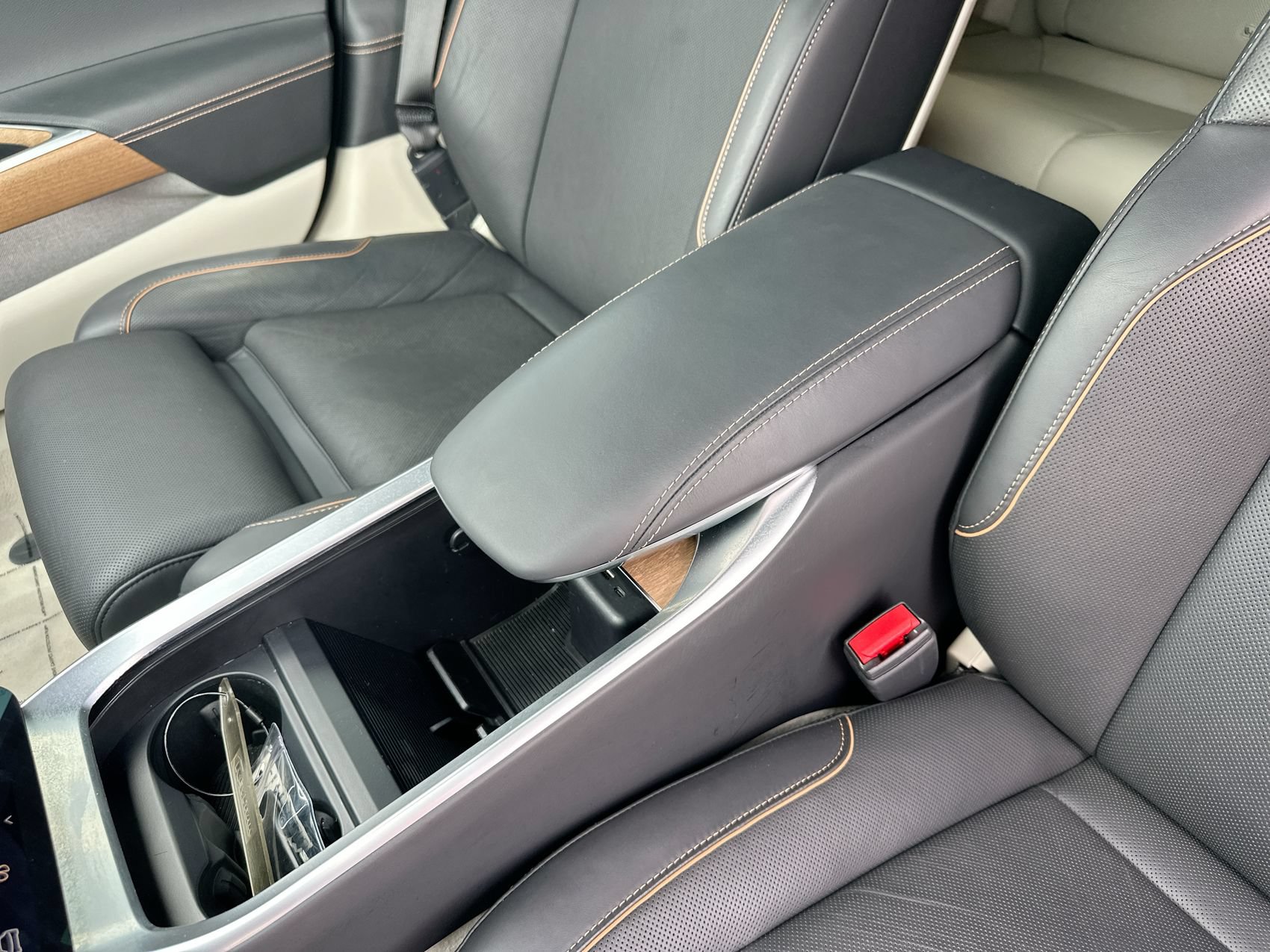 Used 2024 Lucid Air Touring AWD/4WD image 23