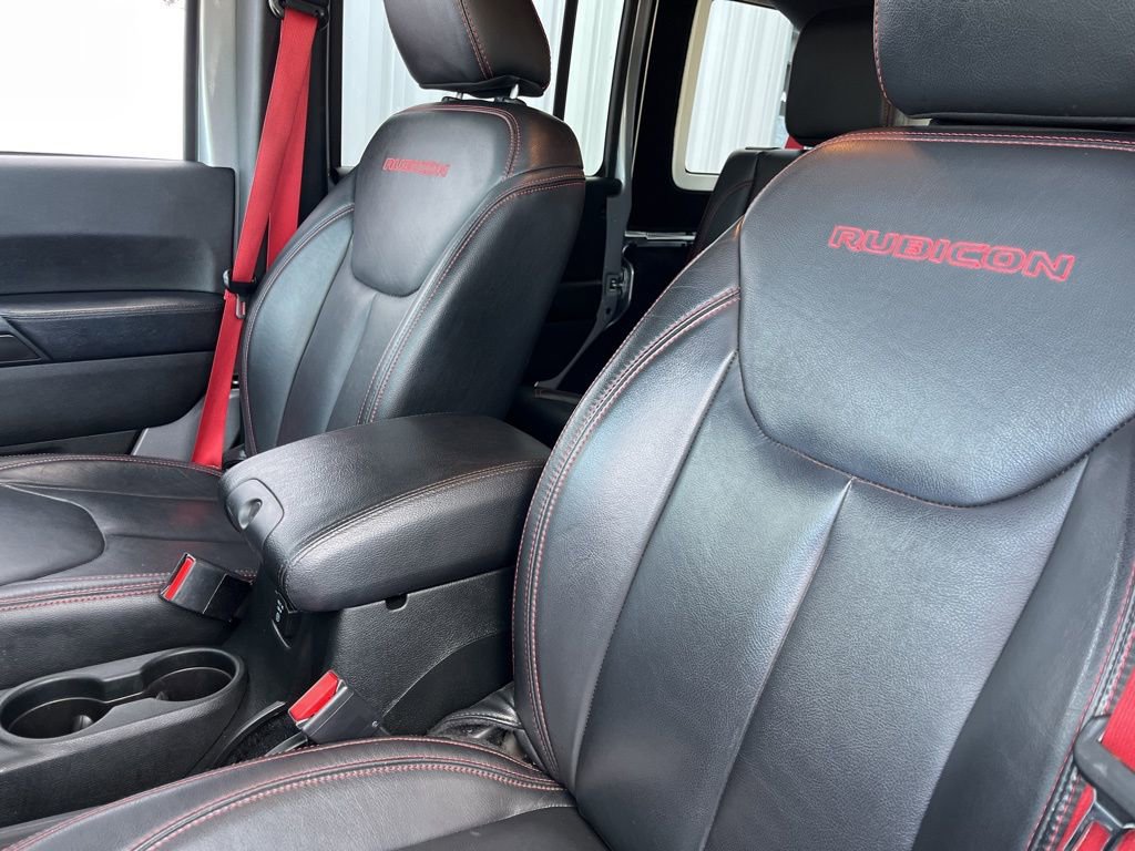 Used 2017 Jeep Wrangler Unlimited Rubicon AWD/4WD image 3