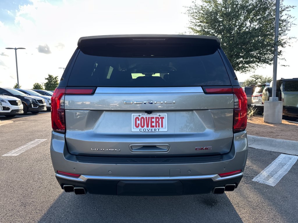 Used 2025 GMC Yukon XL Denali AWD/4WD image 8