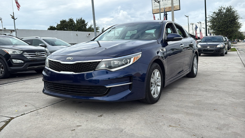 Used 2017 Kia Optima LX w/ Convenience Plus Package FWD image 10