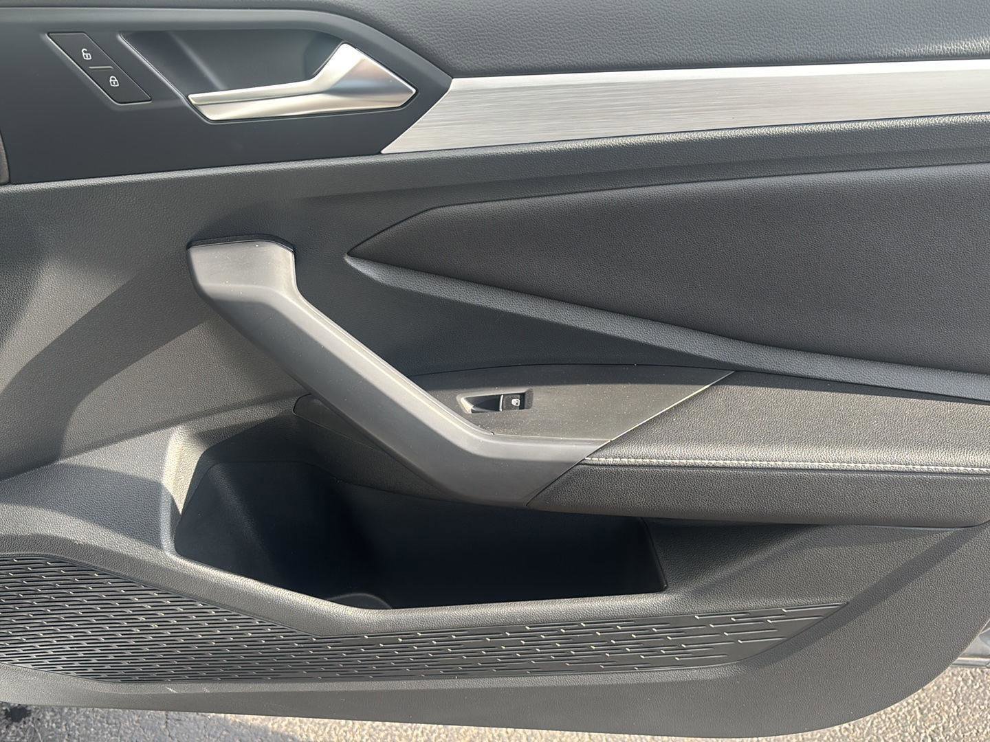 Used 2025 Volkswagen Jetta Sport image 18