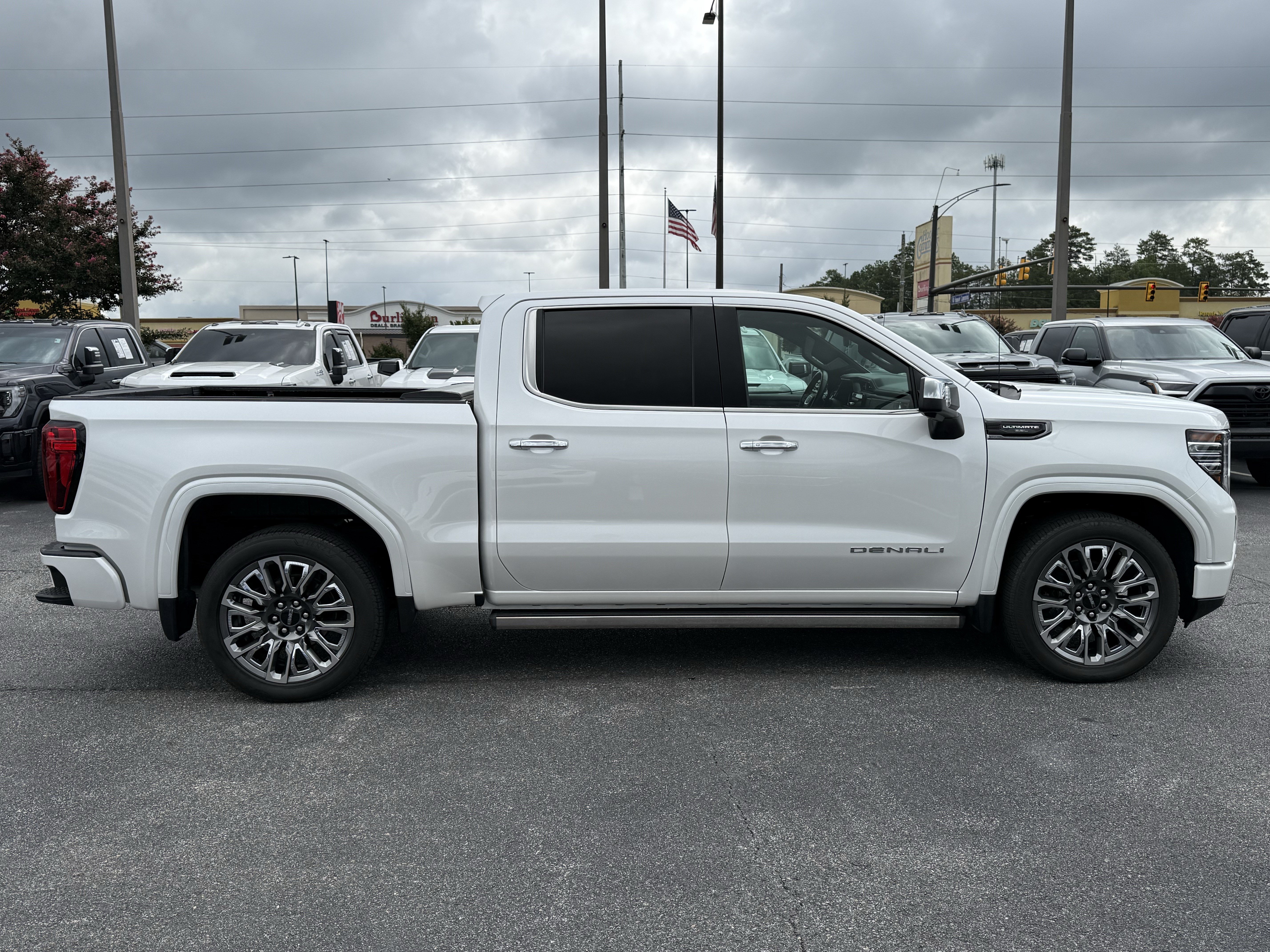 Used 2024 GMC Sierra 1500 Denali Ultimate AWD/4WD image 11