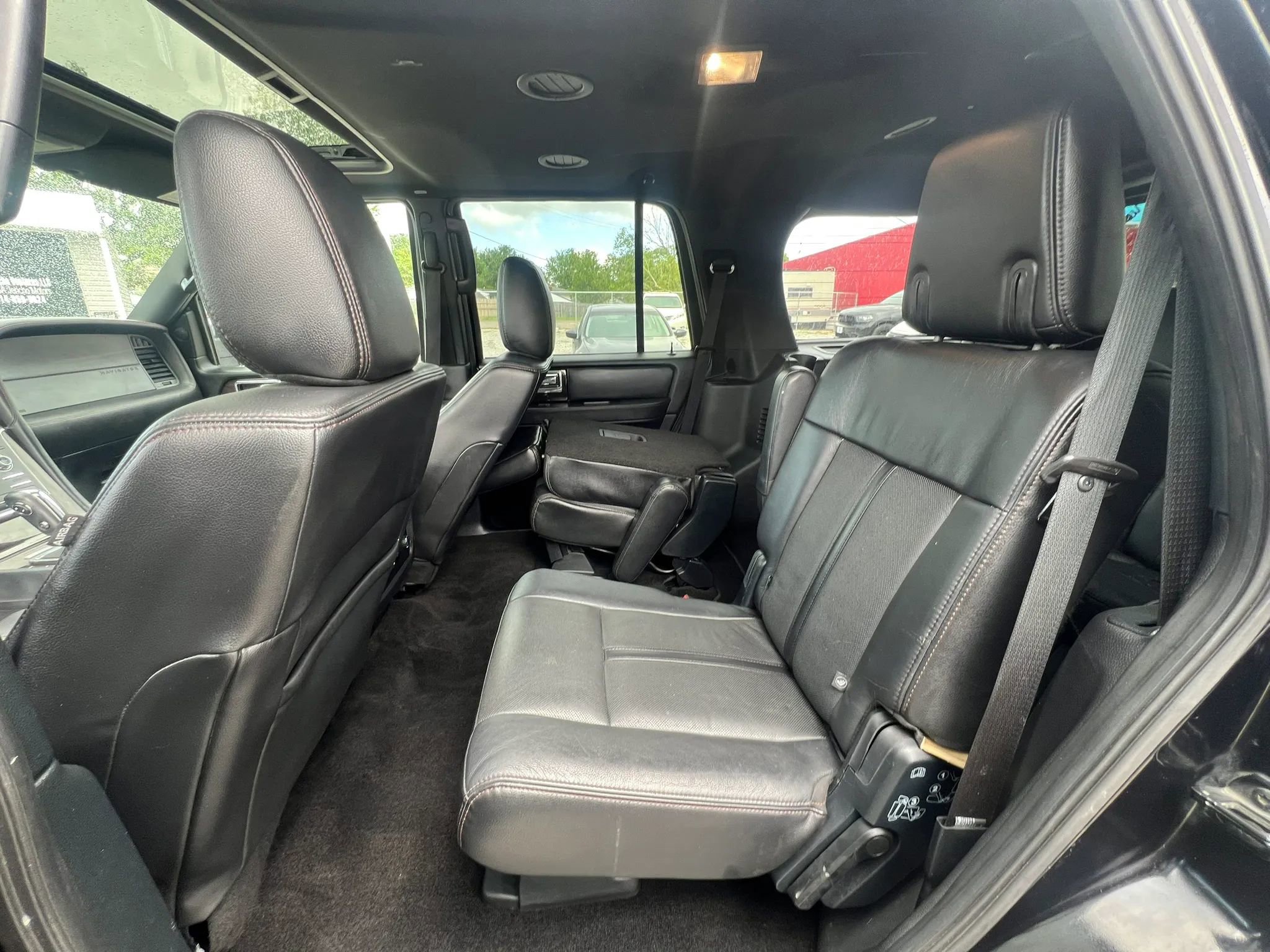 Used 2016 Lincoln Navigator Reserve AWD/4WD image 12