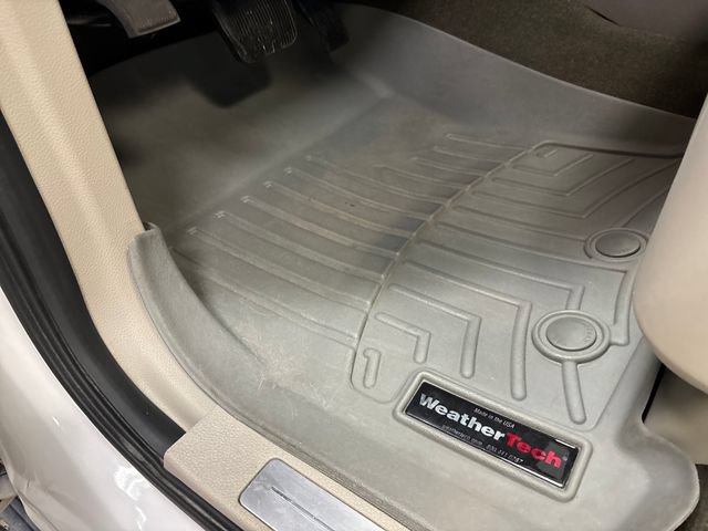 Used 2016 Lincoln Navigator Select AWD/4WD image 32