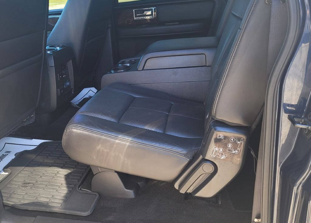 Used 2014 Lincoln Navigator L 2WD image 16